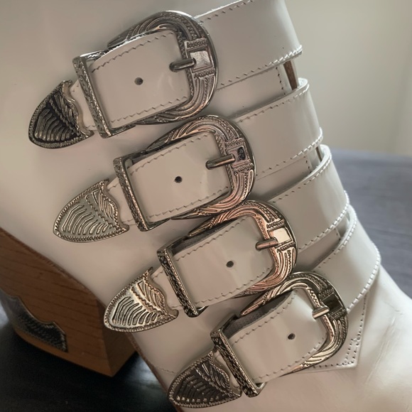 Yoga Pulla Western Boots - Picture 5 of 8